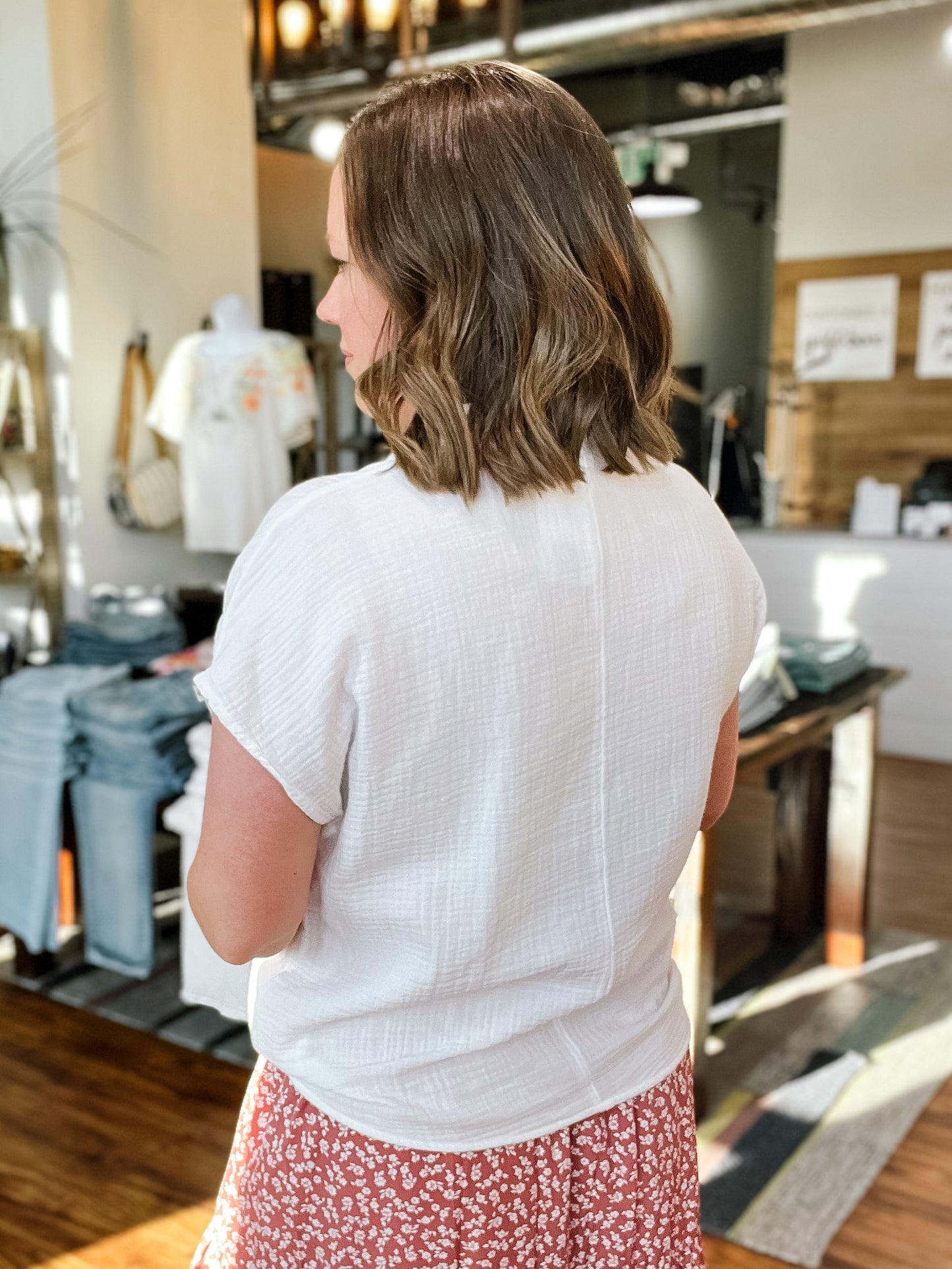 White Gauze Short Sleeve Top W/ Tie Front