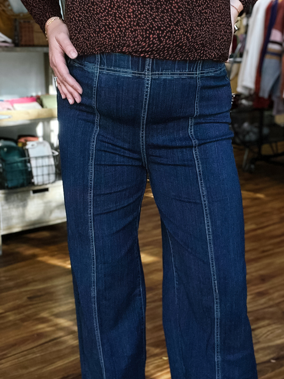 Pull-On Seamed Wide Leg Jean