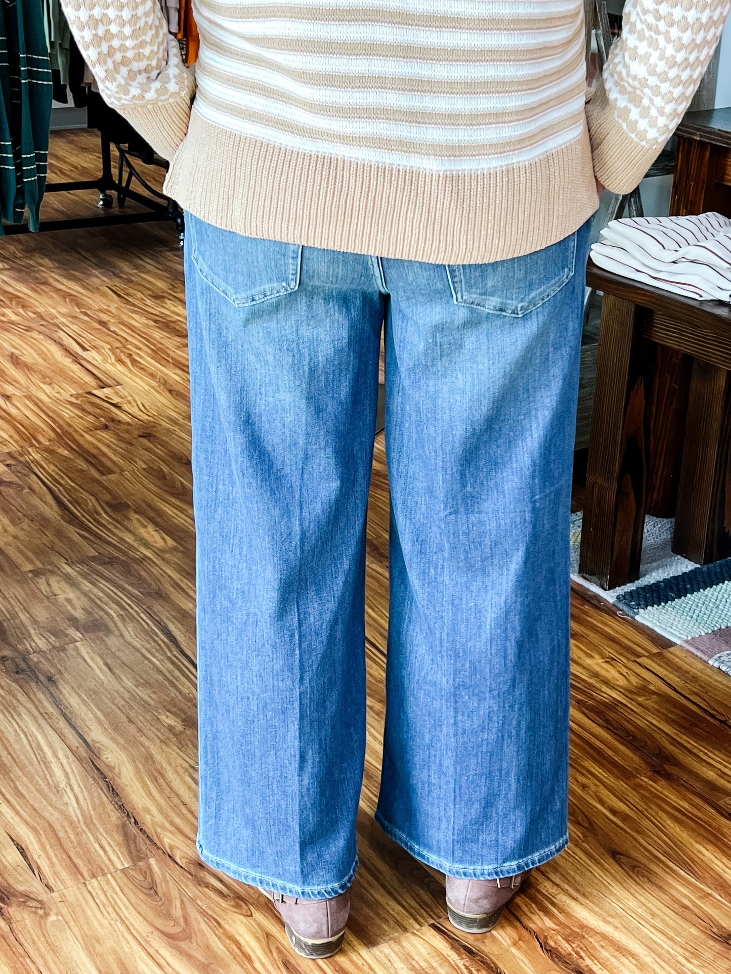 Weekender Relaxed Wide Leg Walnut Creek Jeans