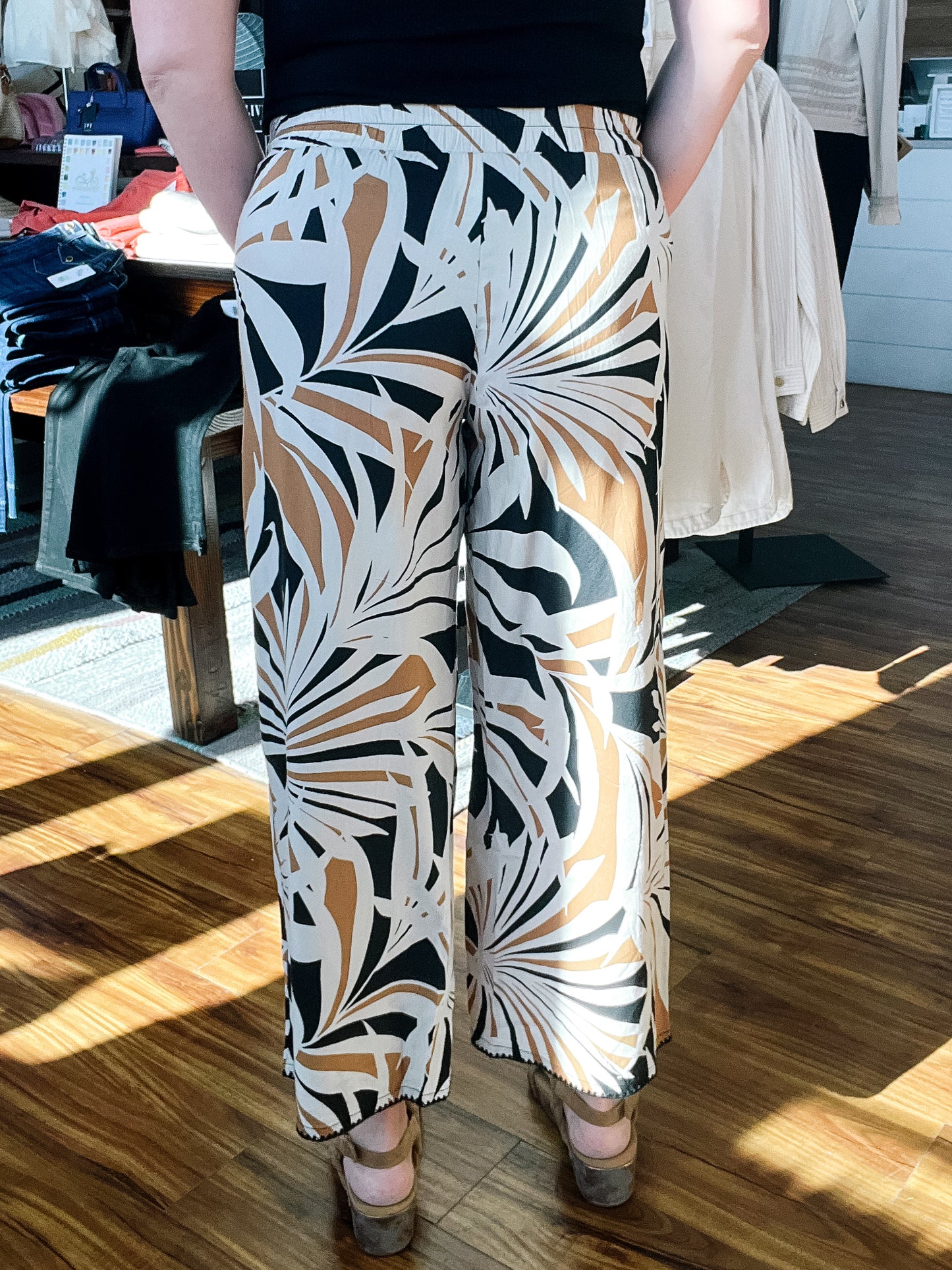 Cream & Tan Print Pull On Pant