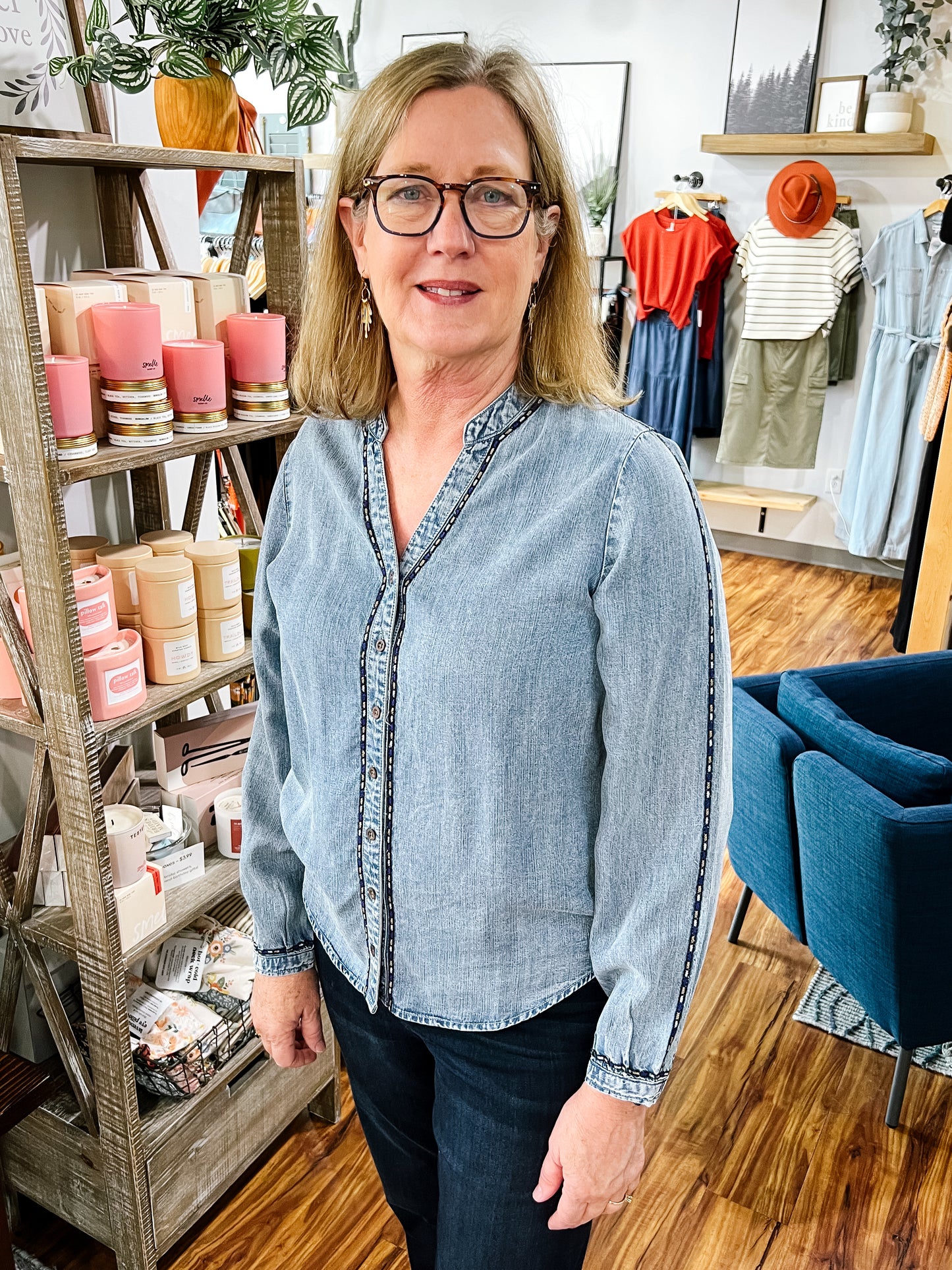 Chambray W/Embroidery Detail Shirt