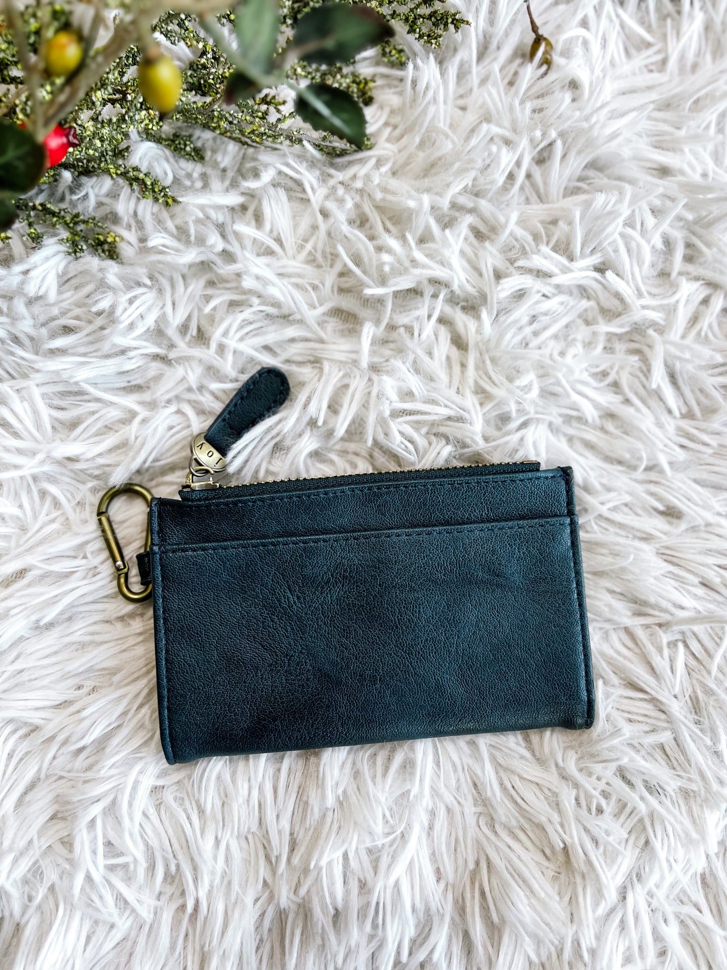 Bifold W/Carabiner Wallet