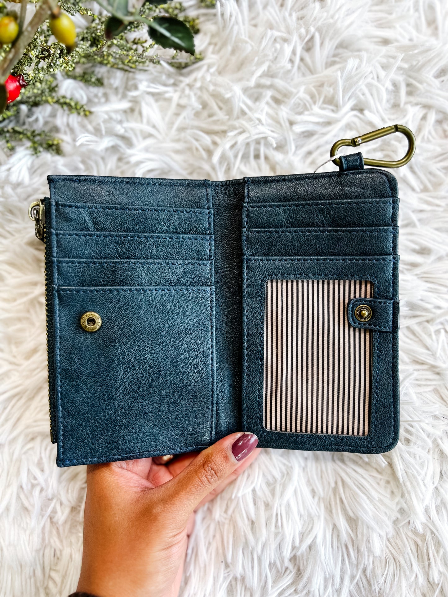 Bifold W/Carabiner Wallet