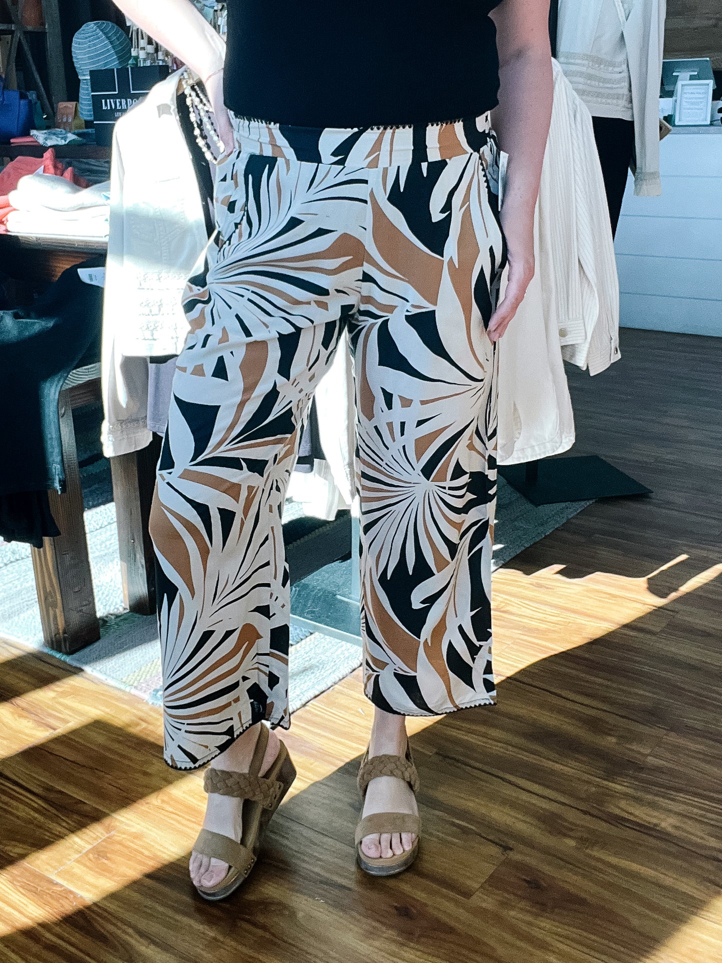 Cream & Tan Print Pull On Pant