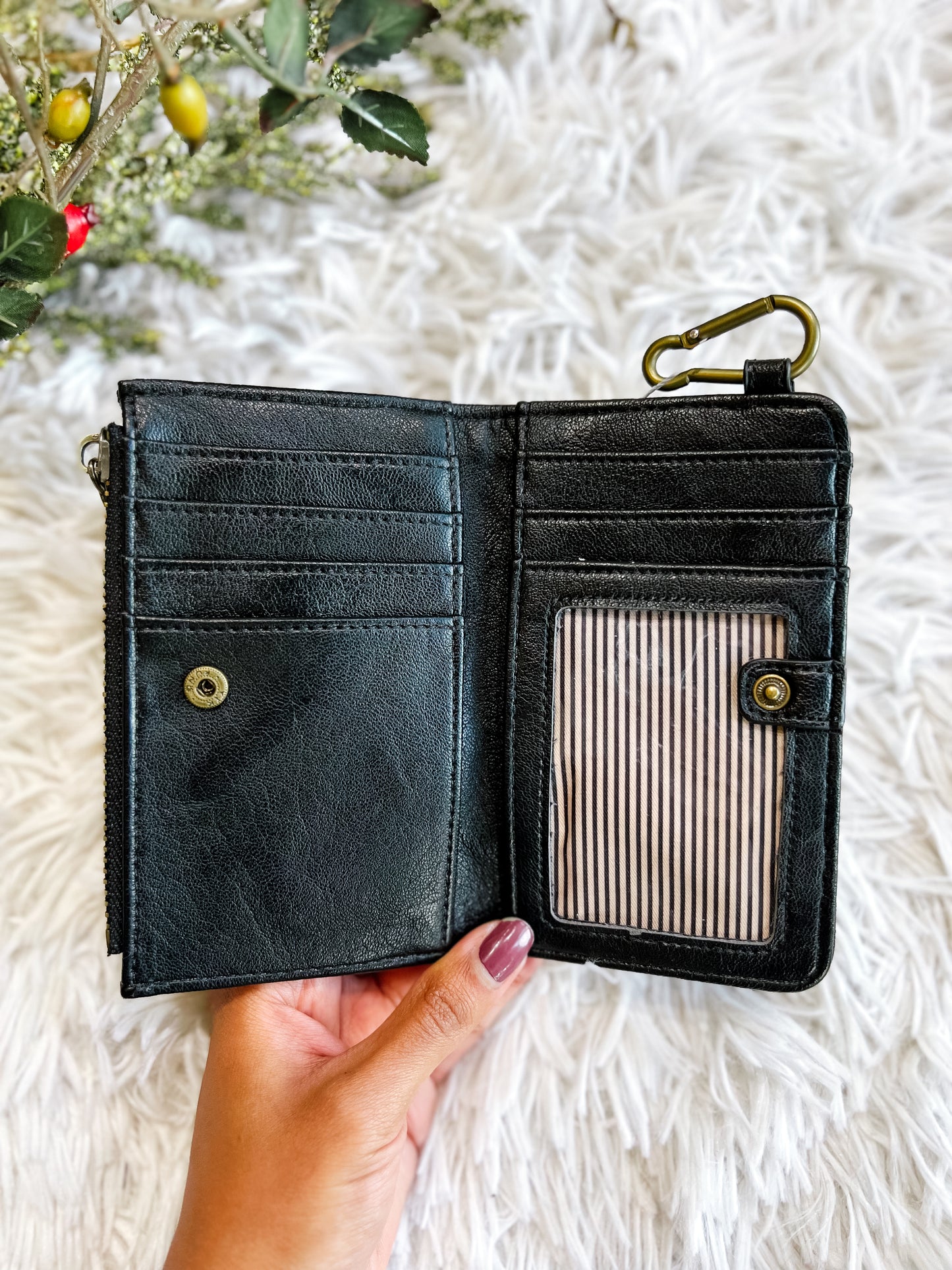 Bifold W/Carabiner Wallet