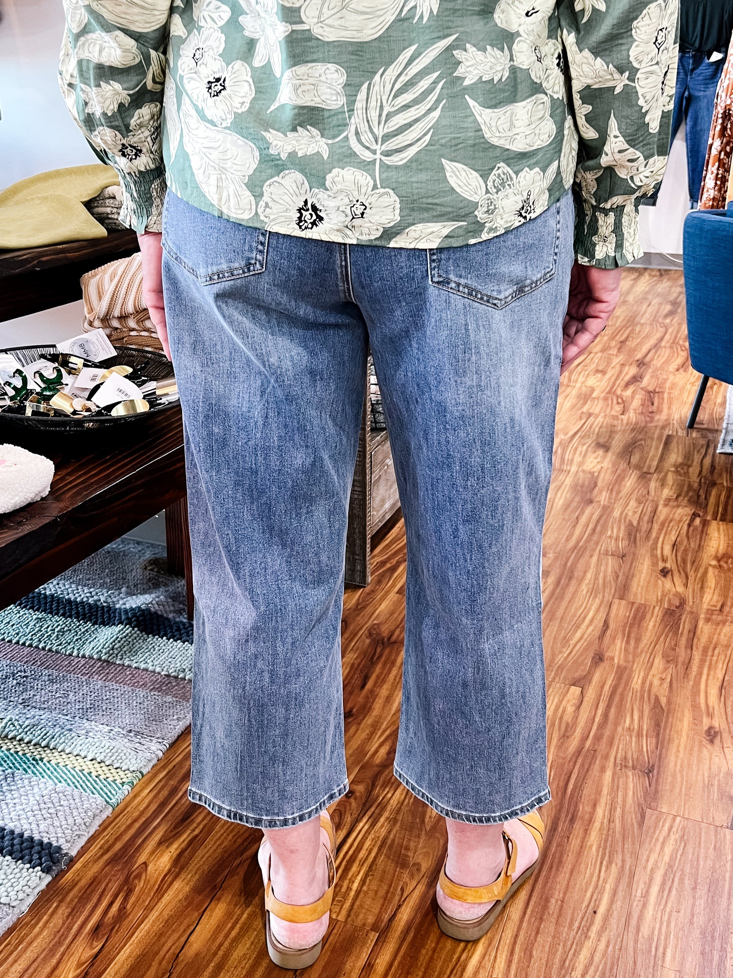 Audrey Straight Flood Jeans