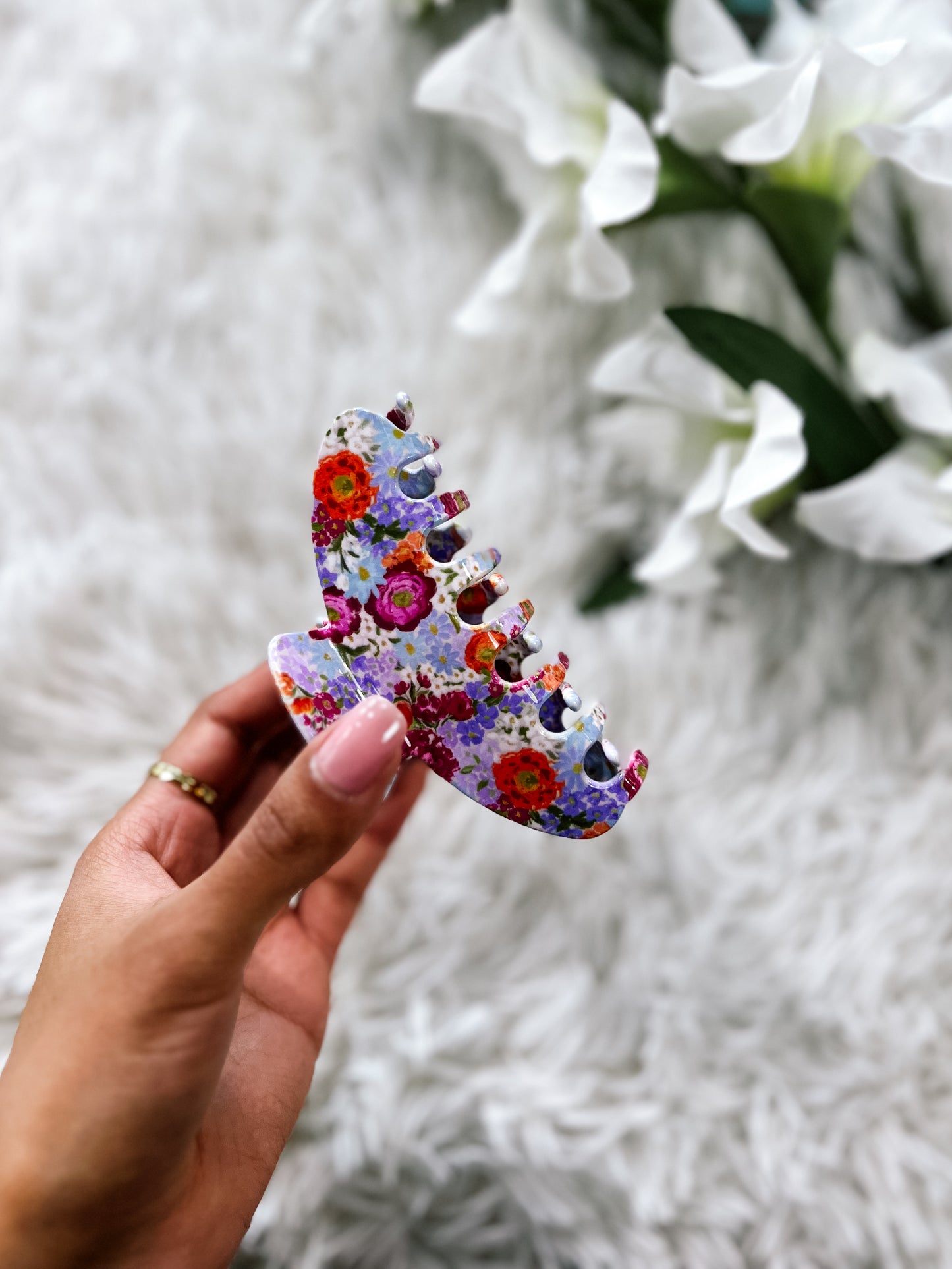 Blue Garden Claw Clip
