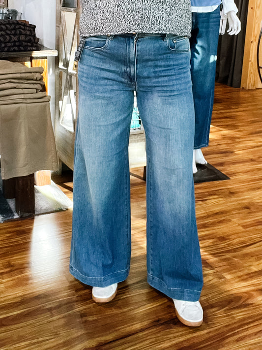 Kit High Rise Wide Leg Jean
