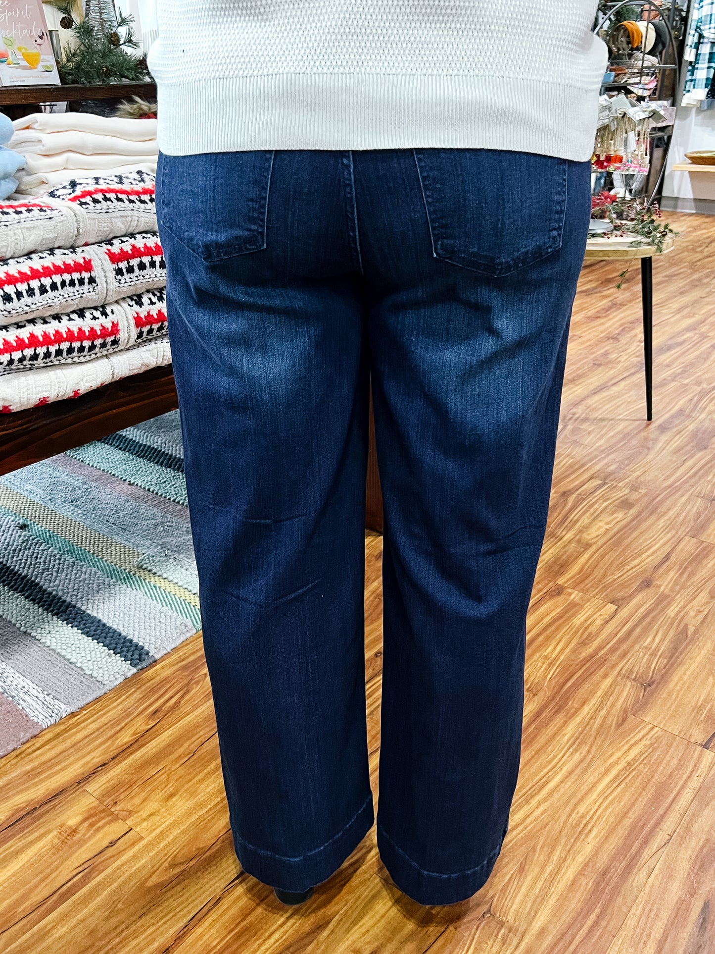 Denim Patch Pocket Wide Leg Jean