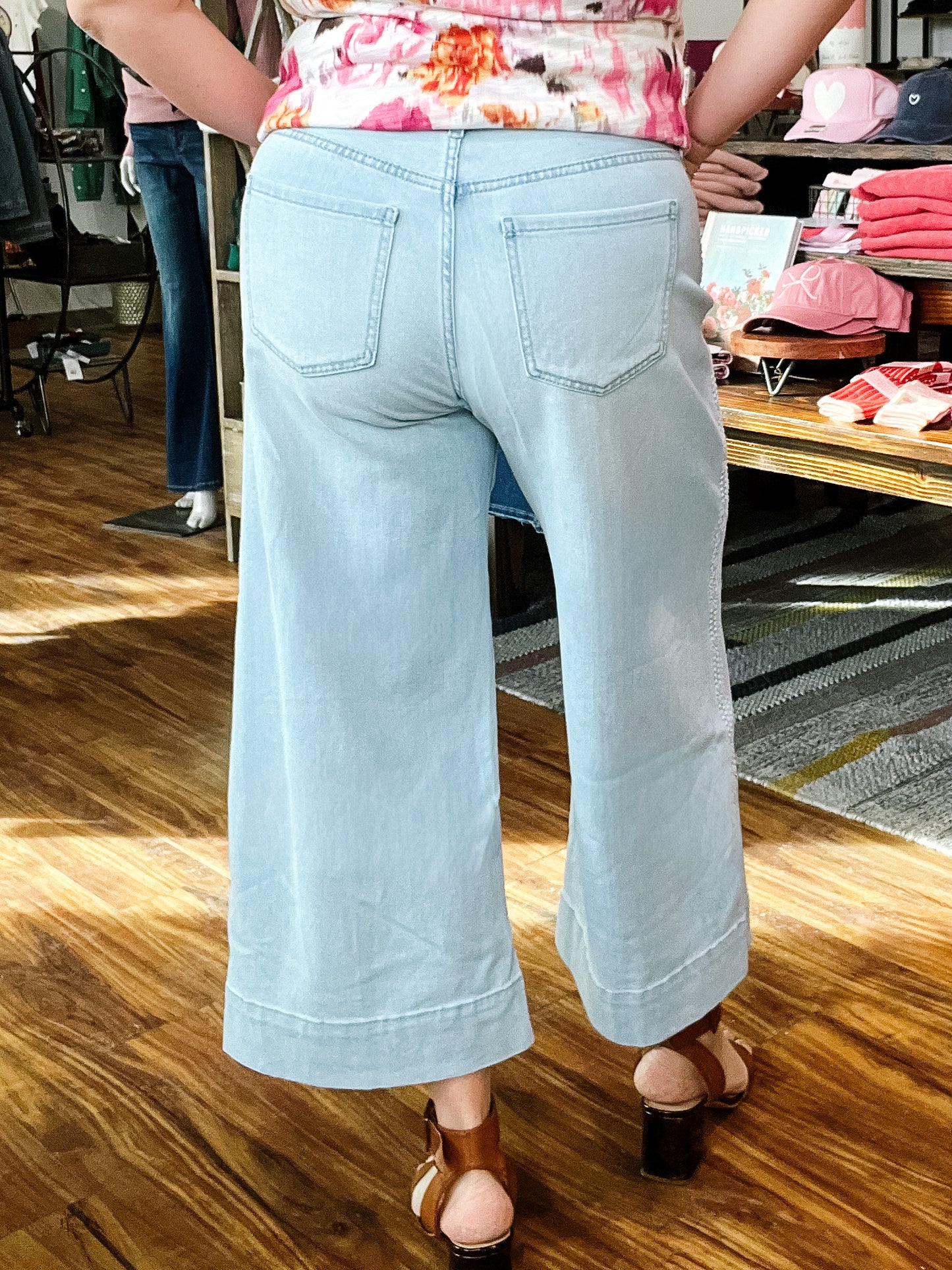 Stride Marine Flowers Cropped Wide Leg Jean