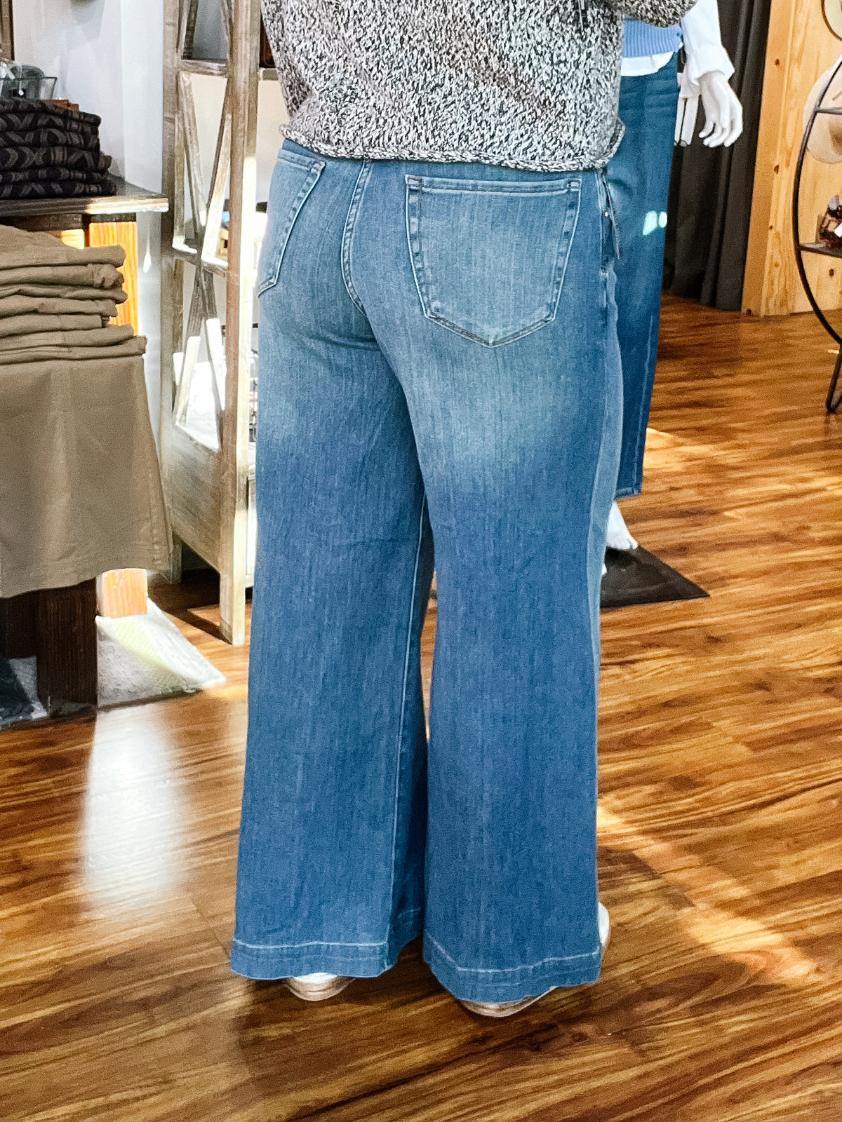 Kit High Rise Wide Leg Jean