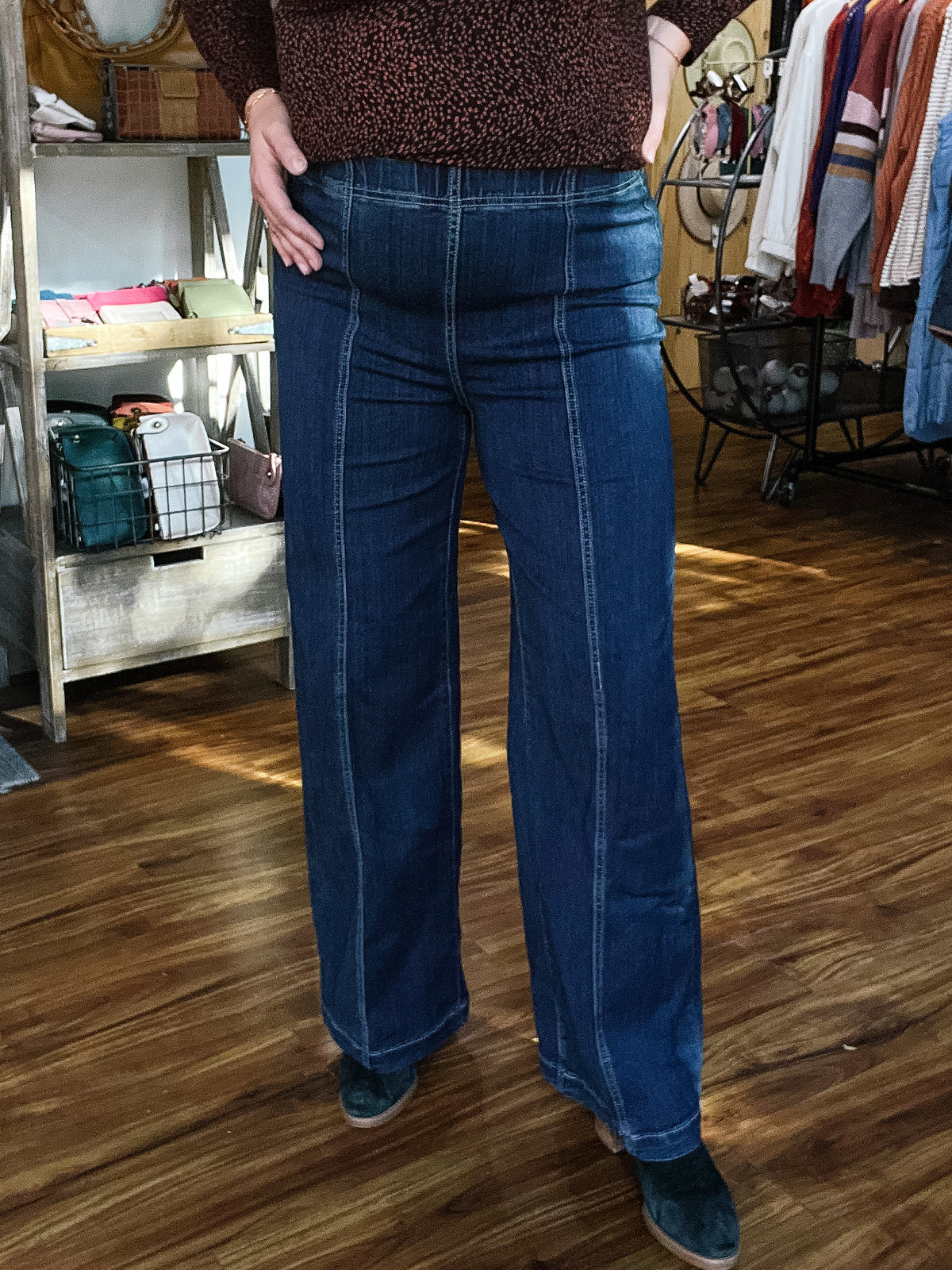 Pull-On Seamed Wide Leg Jean