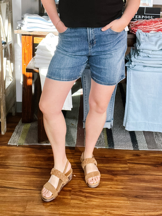 Audrey GIrlfriend Pebbleblue Shorts