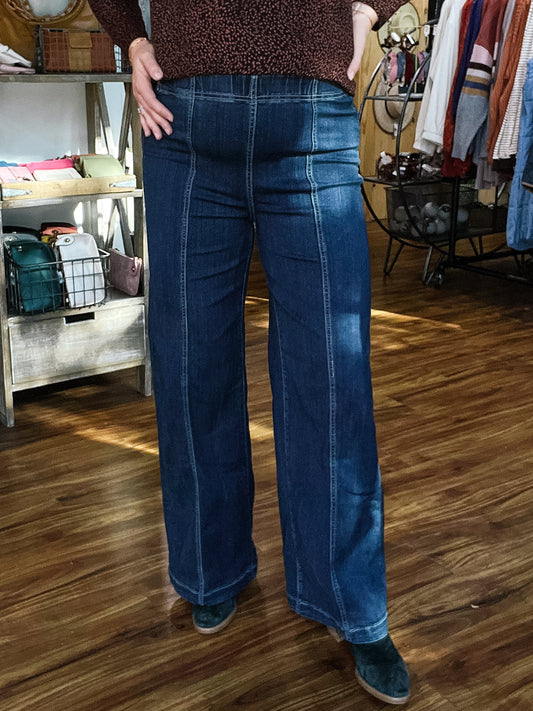 Pull-On Seamed Wide Leg Jean