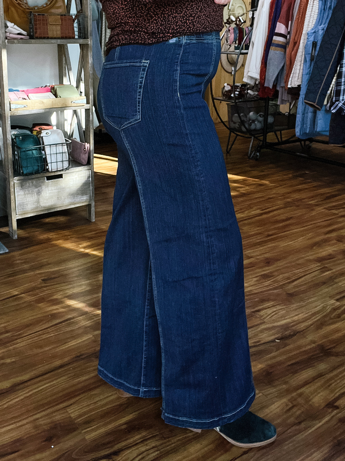 Pull-On Seamed Wide Leg Jean