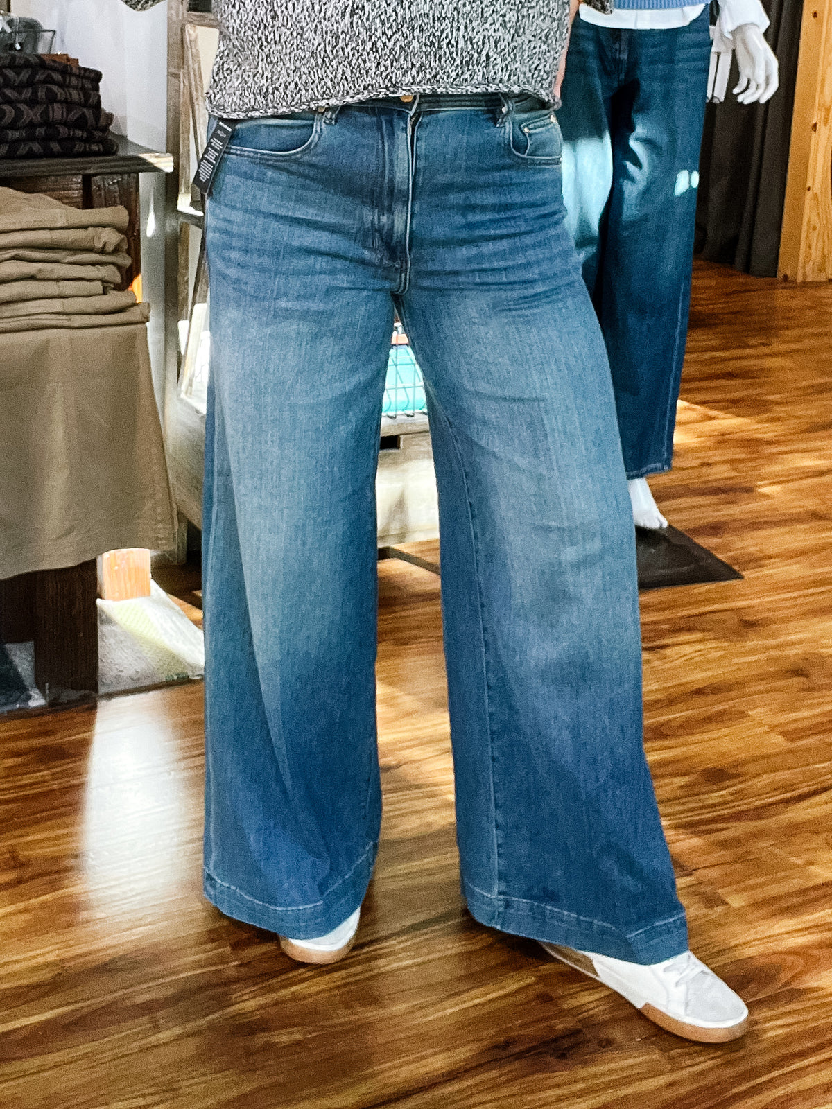 Kit High Rise Wide Leg Jean