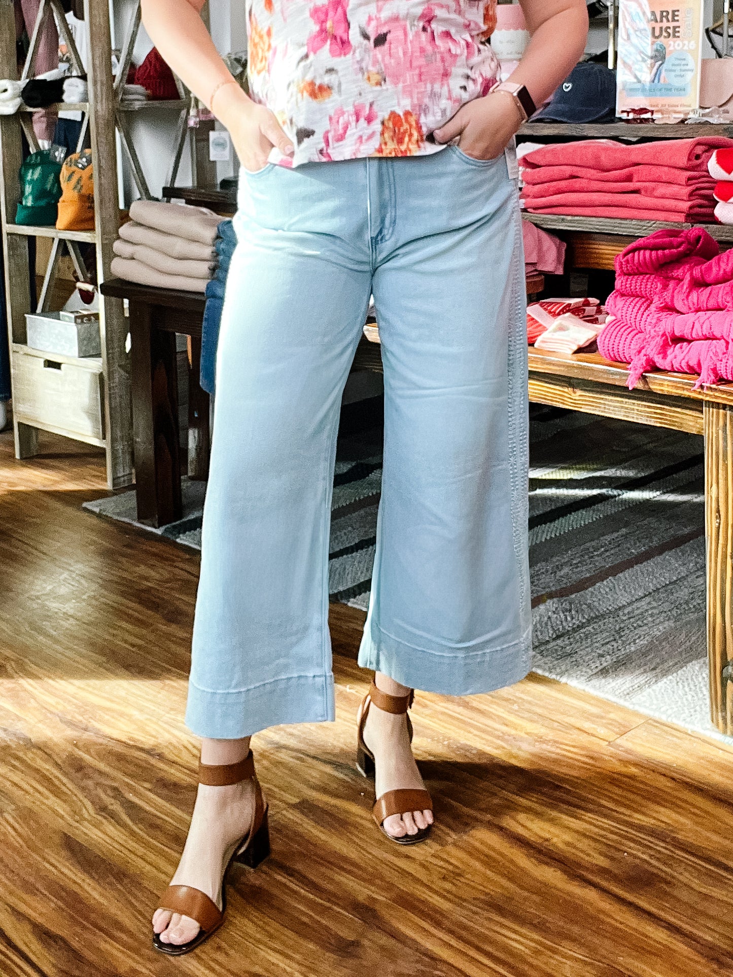 Stride Marine Flowers Cropped Wide Leg Jean