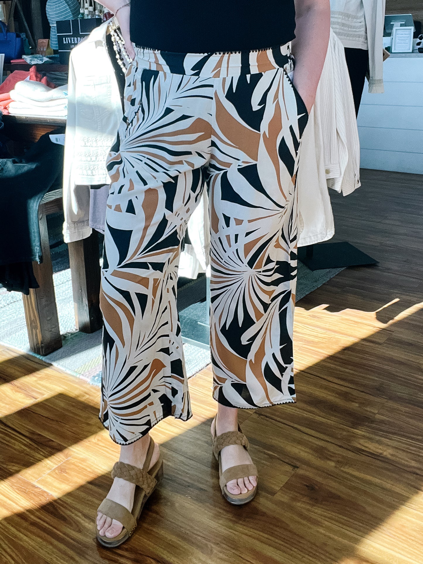 Cream & Tan Print Pull On Pant
