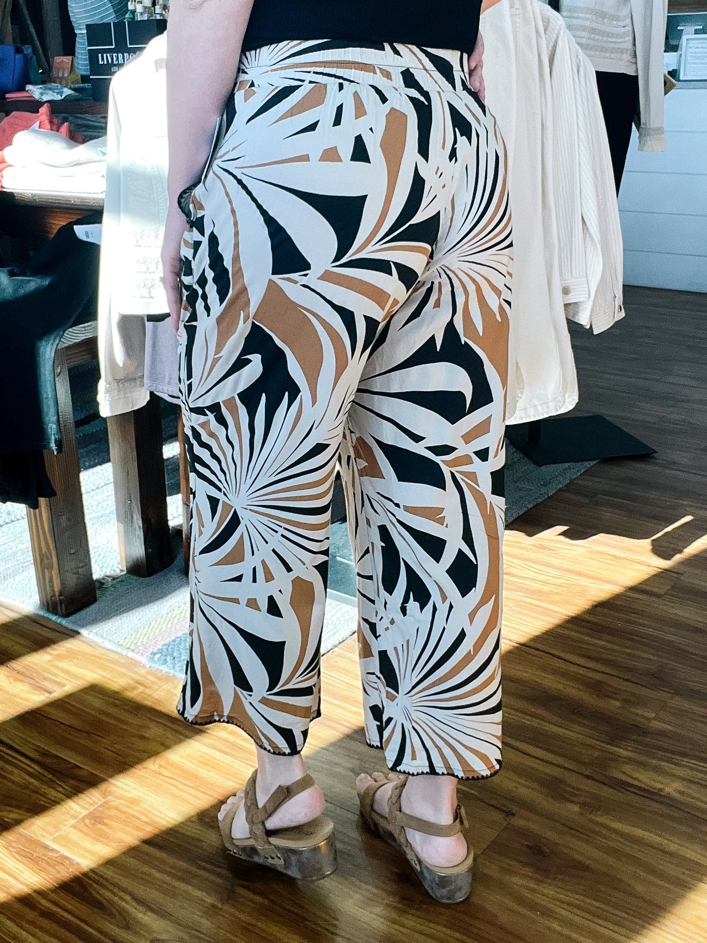Cream & Tan Print Pull On Pant