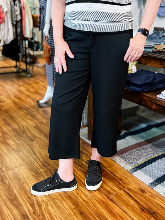 Black Pull-On Crop Pant