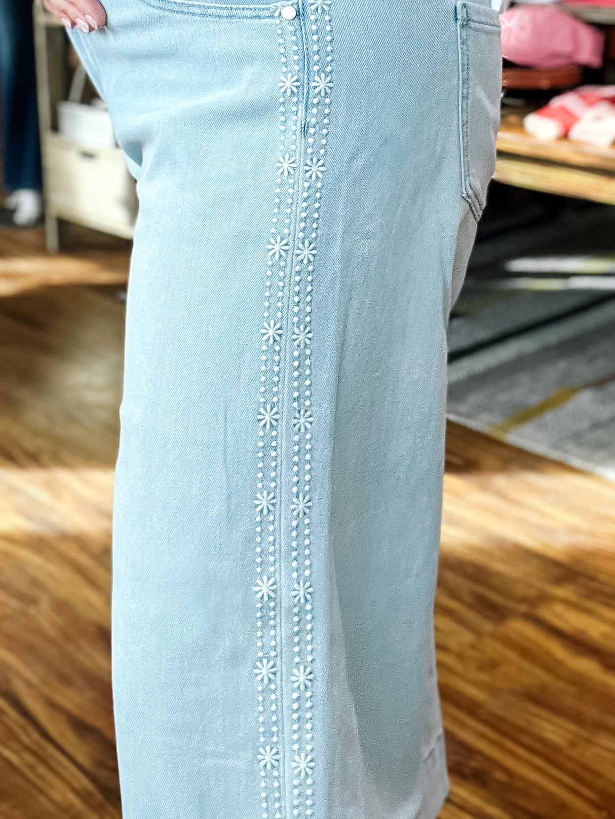 Stride Marine Flowers Cropped Wide Leg Jean